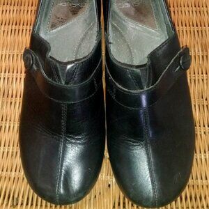 Black heeled clogs, size 39